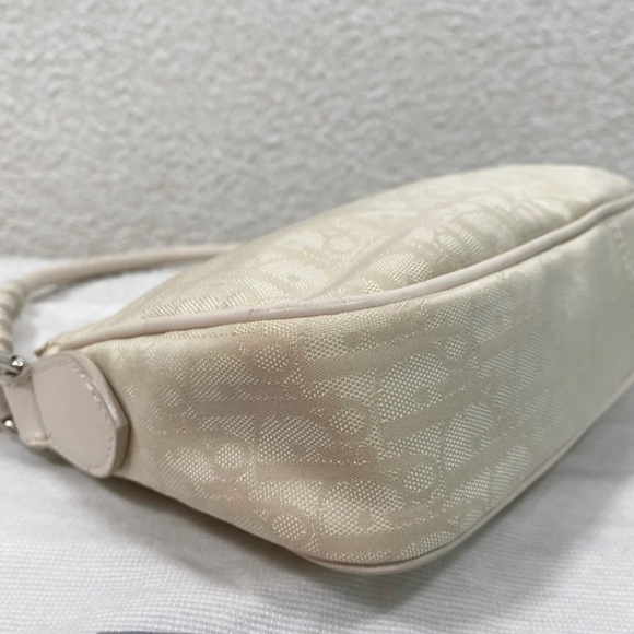 Authentic Christian Dior Oblique Cream White Pochette - Picture 6 of 14